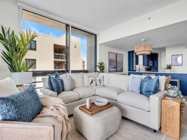 Beachfront Longboat Key Vacation Condo with Tennis Courts
